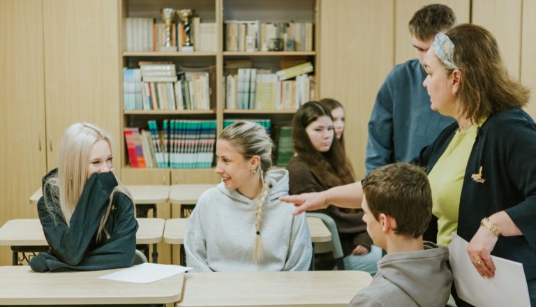 Skola kopienā