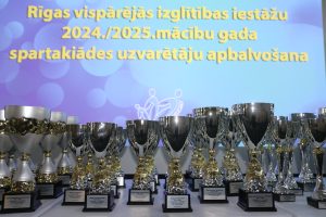 Rīgas izglītības iestāžu spartikādes uzvarētāju apbalvošana