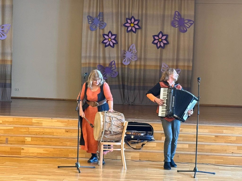 ,,Danči un rotaļas. Rudenāji”